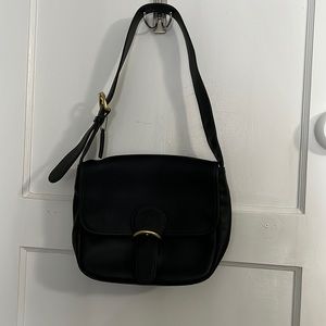 ✨ Coach should bag leather ✨